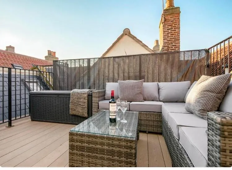 Ferienhaus 89A Church Street - Luxury Two Bed Apartment With Roof Terrace Whitby