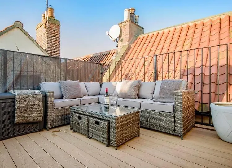 Ferienhaus 89A Church Street - Luxury Two Bed Apartment With Roof Terrace Whitby