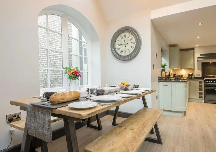 89A Church Street - Luxury Two Bed Apartment With Roof Terrace Whitby Ferienhaus