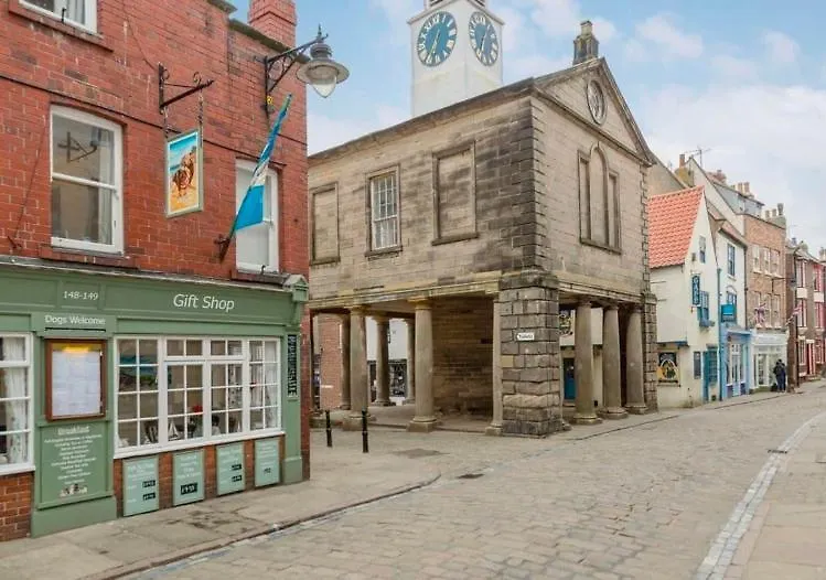 Ferienhaus 89A Church Street - Luxury Two Bed Apartment With Roof Terrace Whitby