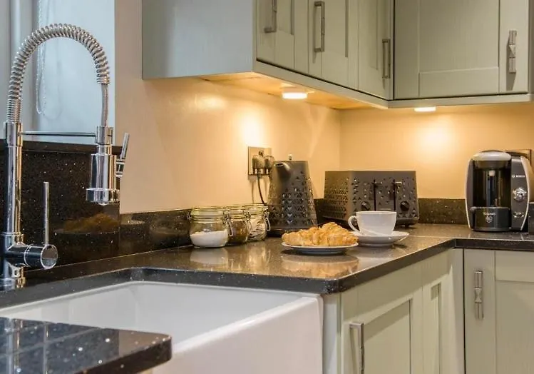 89A Church Street - Luxury Two Bed Apartment With Roof Terrace Whitby